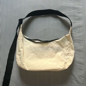 Baggu Medium Nylon Crescent (ivory)